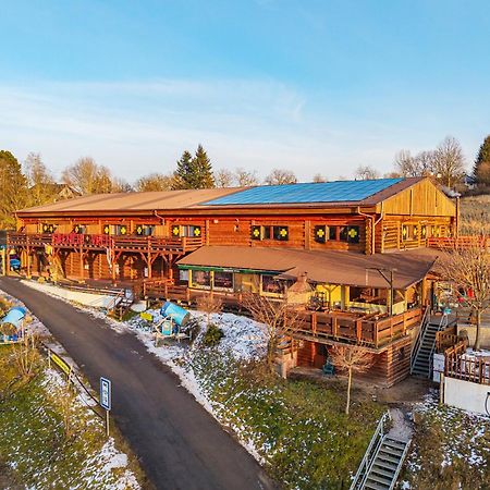 Sport-Hotel Sibenicni Vrch Mnichovice Екстериор снимка