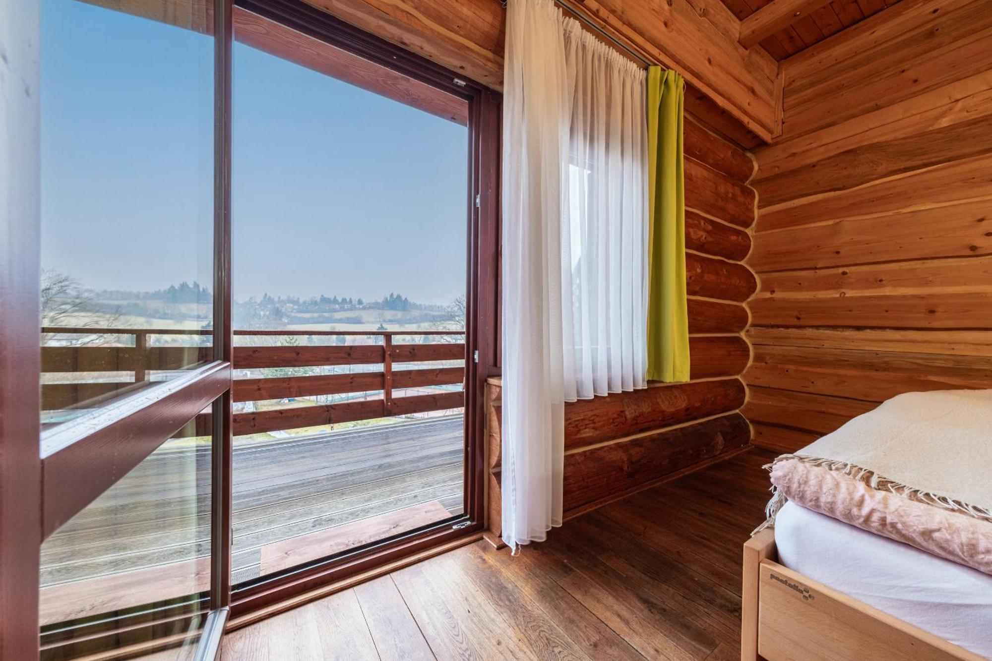Sport-Hotel Sibenicni Vrch Mnichovice Екстериор снимка