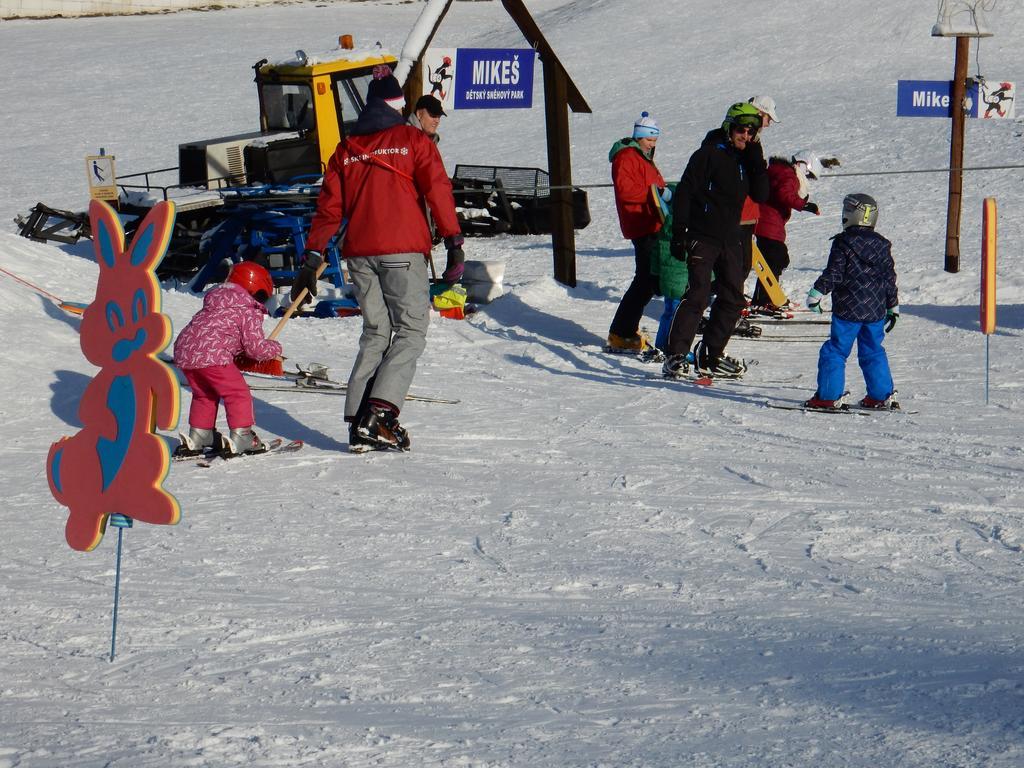 Sport-Hotel Sibenicni Vrch Mnichovice Екстериор снимка