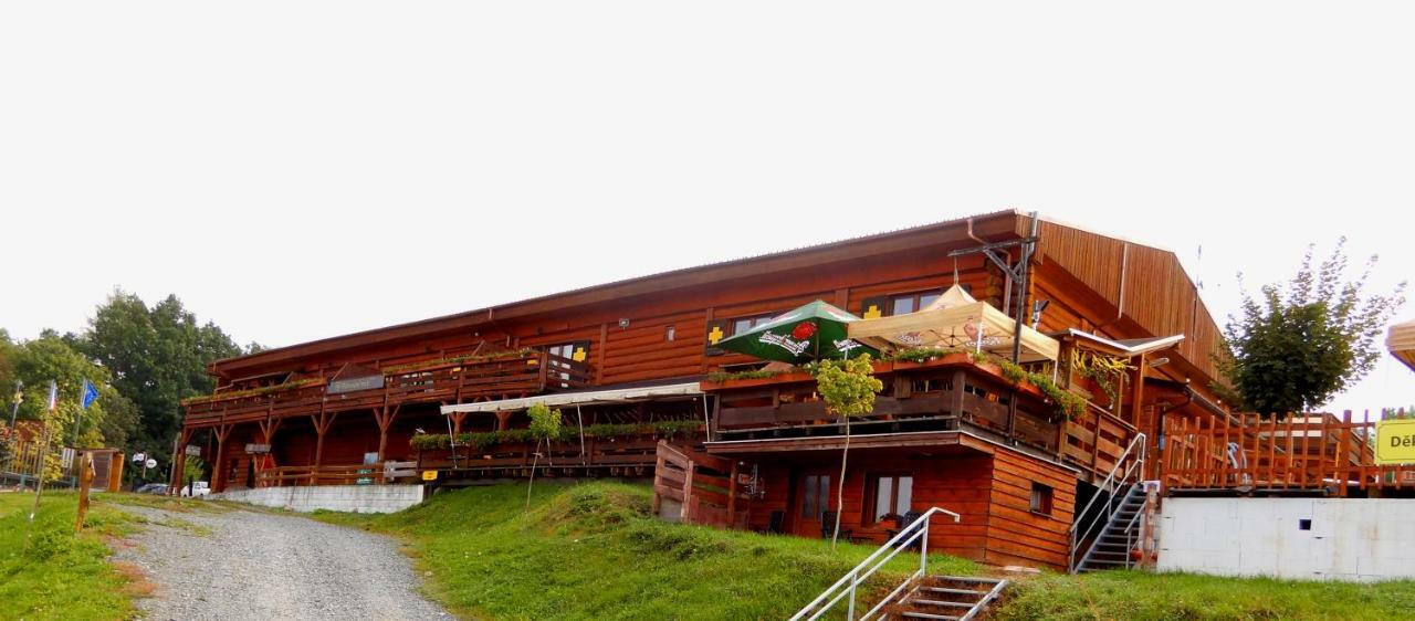 Sport-Hotel Sibenicni Vrch Mnichovice Екстериор снимка