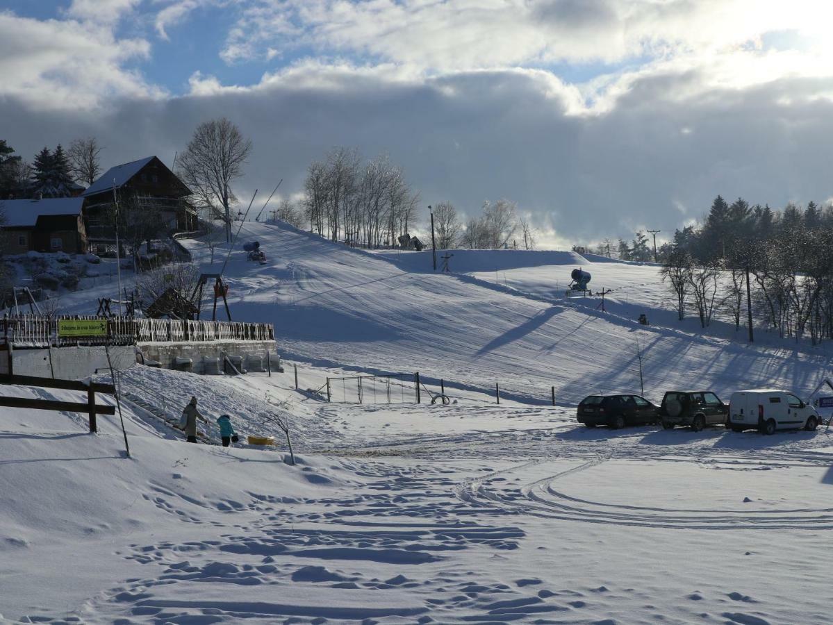 Sport-Hotel Sibenicni Vrch Mnichovice Екстериор снимка