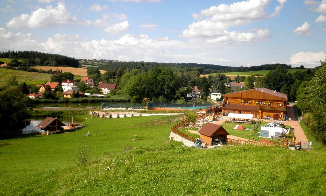 Sport-Hotel Sibenicni Vrch Mnichovice Екстериор снимка